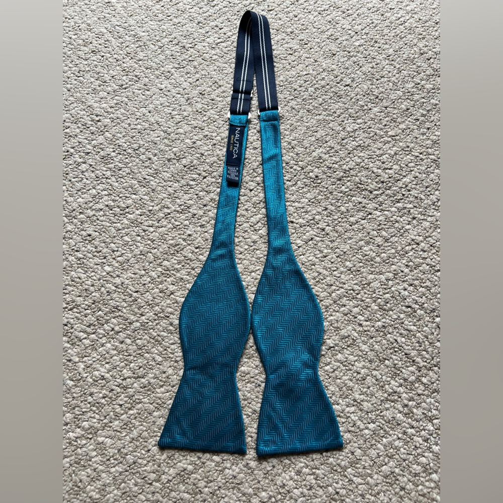 Nautica Blue Patterned Men's BowTie